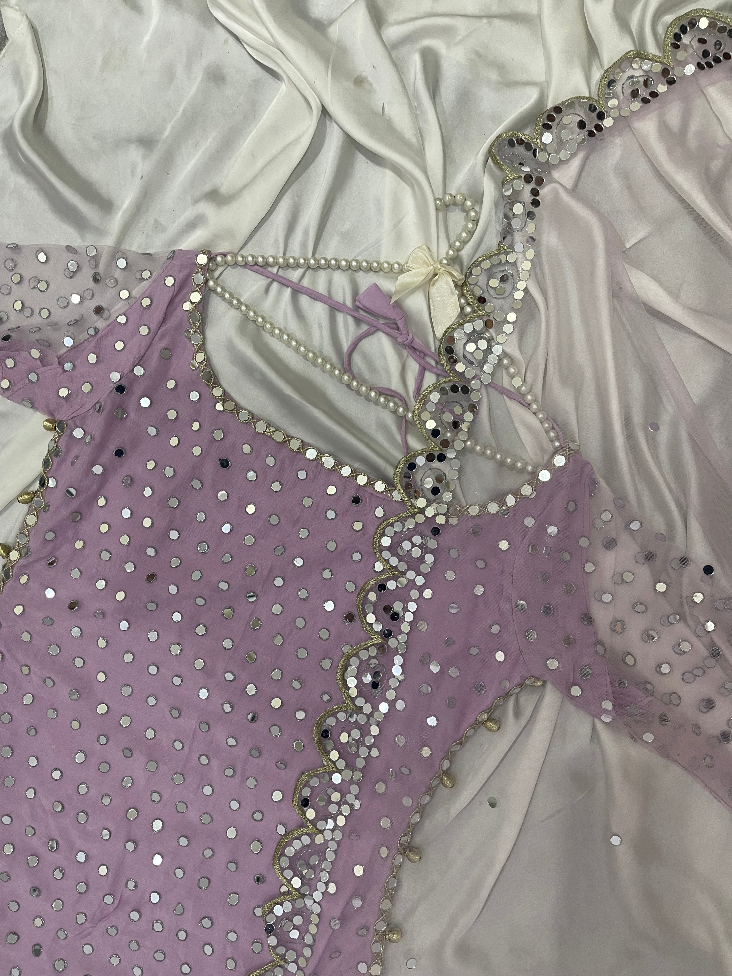 Lily – Naz Comfy Closet